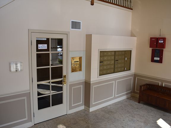 2nd image of 715 Astor Ln Unit 204