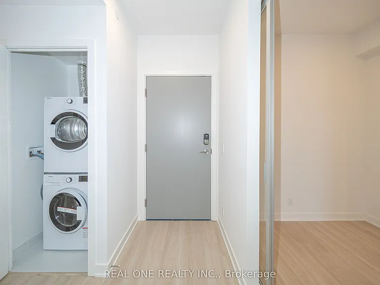 30 Upper Mall Way #1408 — Photo 8