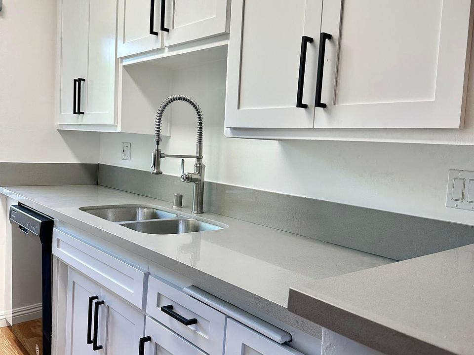 1st image of 919 N Harper Ave #5
