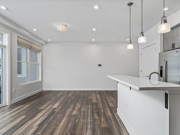 2nd image of 429 Cherry St #7