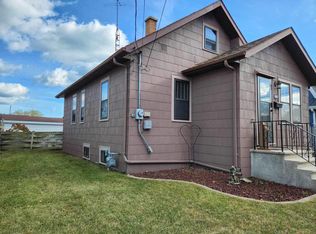 1805 Emmet St, Two Rivers, WI 54241