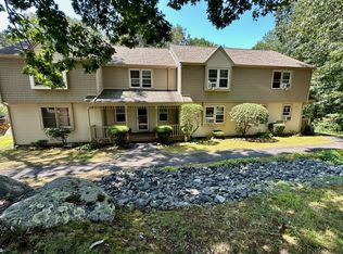 63 Niblick Cir, Coventry, RI 02816