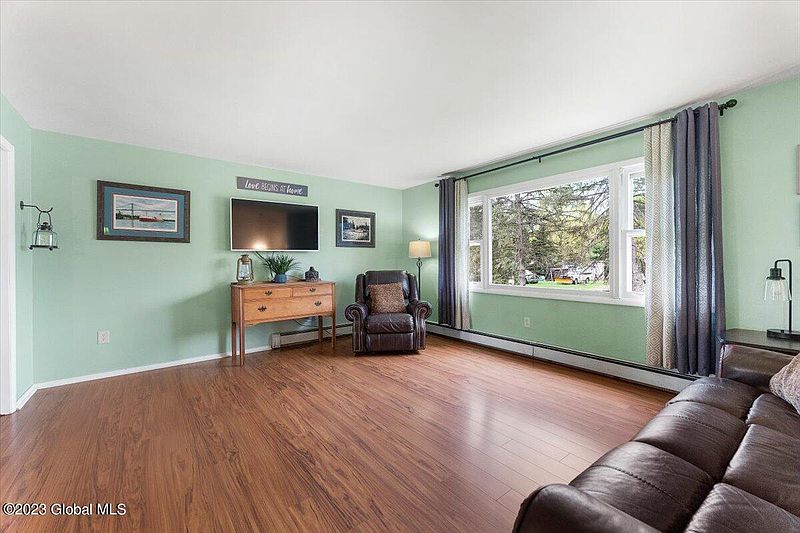 4th image of 32 Kinder Drive