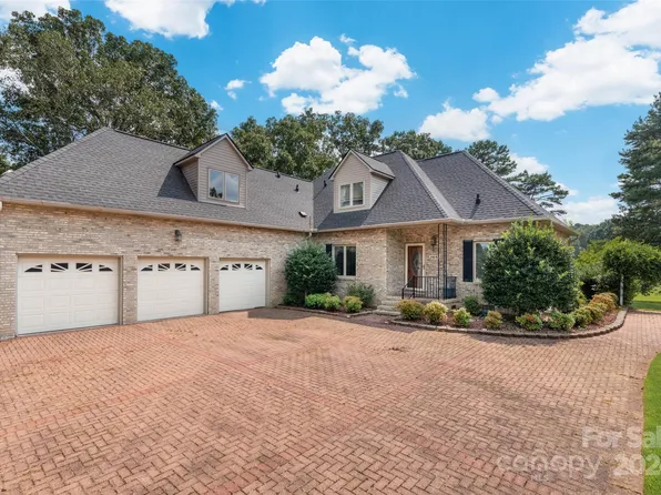 1717 Benjamin Dr, Salisbury, NC 28146