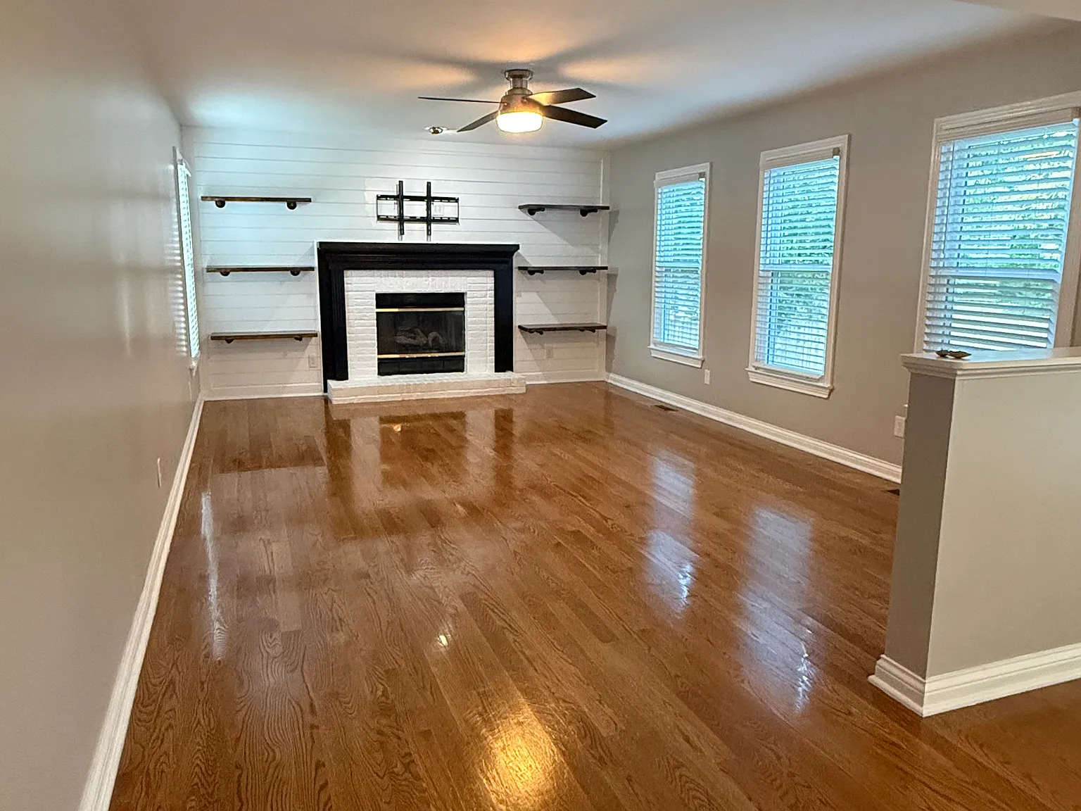 4 bed, 2652 sqft, $3,500 — Photo 3