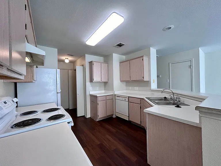 9703 Nightjar Dr — Photo 6