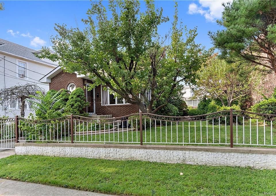 1st image of 3279 Spencer Dr