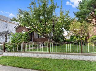 3279 Spencer Dr, Bronx, NY 10465