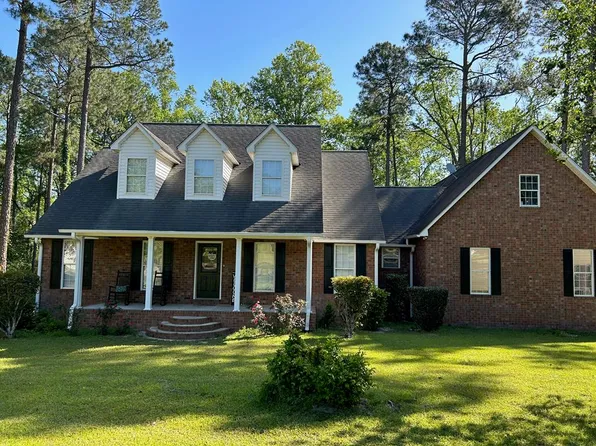 156 Rogers St, Hazlehurst, GA 31539