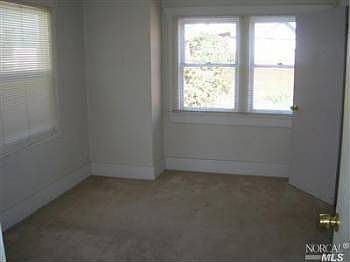 5th image of 128 Wallace Ave