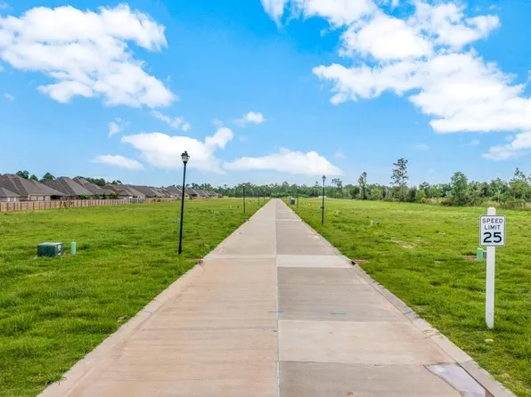 Lakewood Pointe 12 Ln, Lake Charles, LA 70605