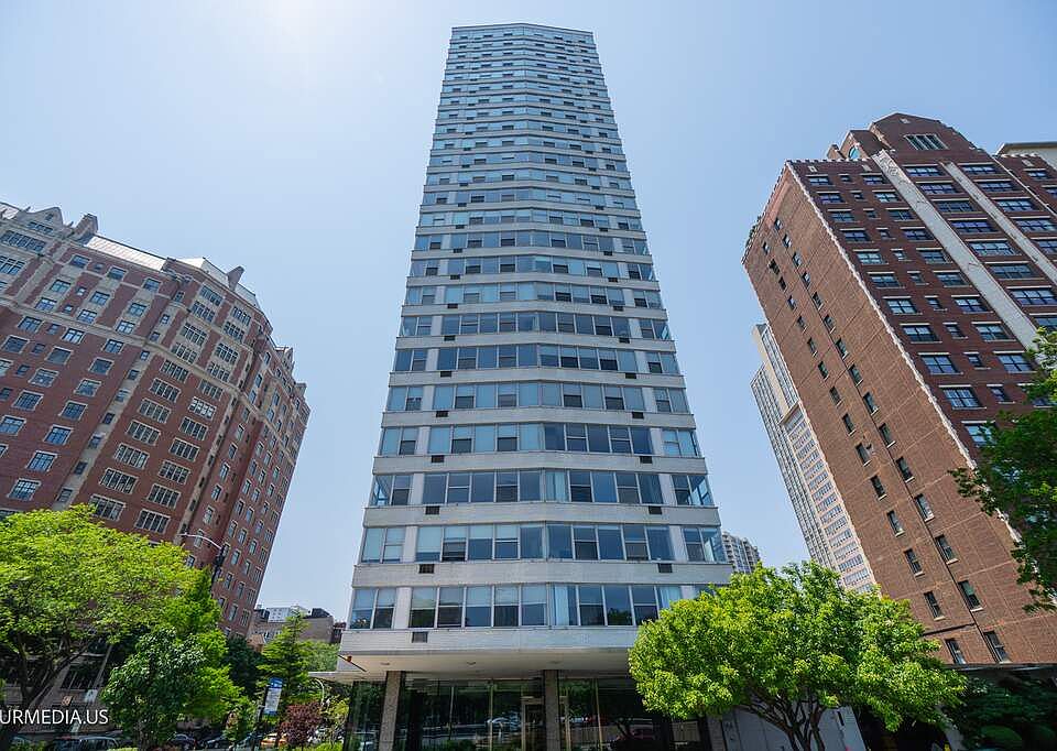 1st image of 3900 N Lake Shore Dr #33