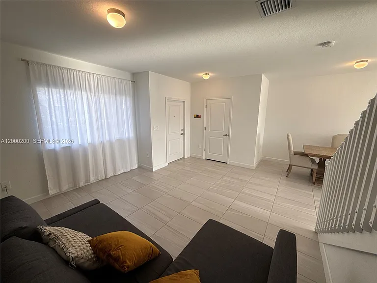 412 NW 12th Pl — Photo 12