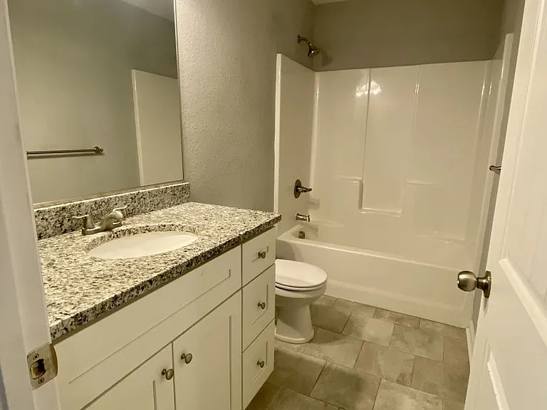 2203 Abbey Rd — Photo 17