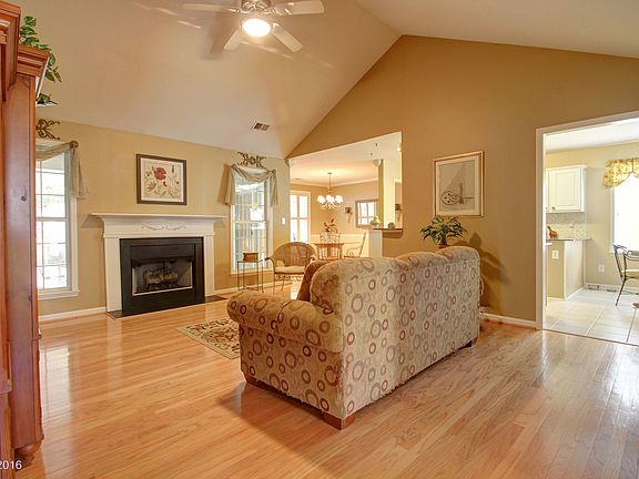 4th image of 7511 Shadowstone Dr