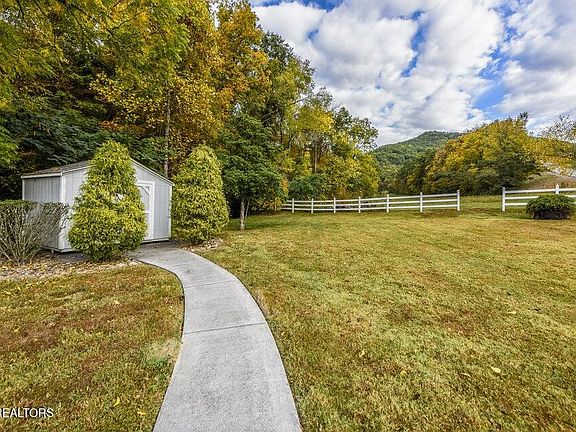 5th image of 634 Old Cedar Creek Rd