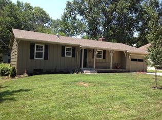 7740 Mohawk Dr, Prairie Village, KS 66208