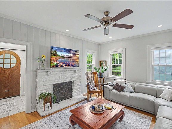 4th image of 110 Shady Ln