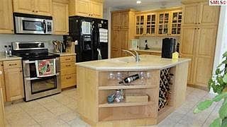 3rd image of 525 Meadowland Dr