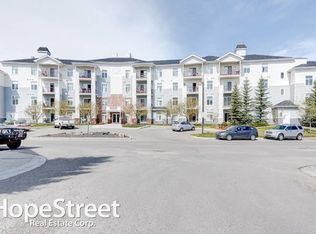 8 Country Village Bay NE #310, Calgary, AB T3K5J7
