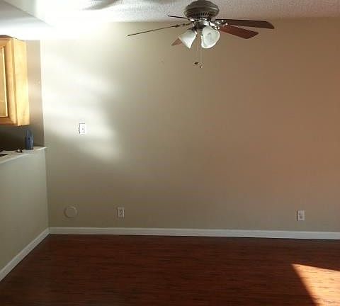 4th image of 927 S Mountain Ave