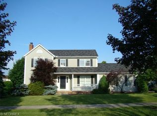 900 Brookfield Dr, Aurora, OH 44202