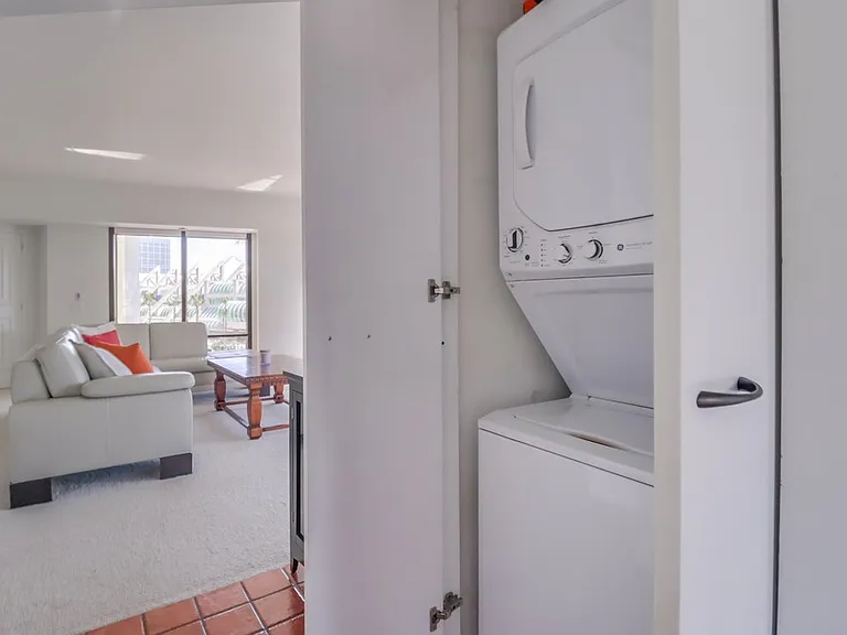 100 Harbor Dr #504 — Photo 22
