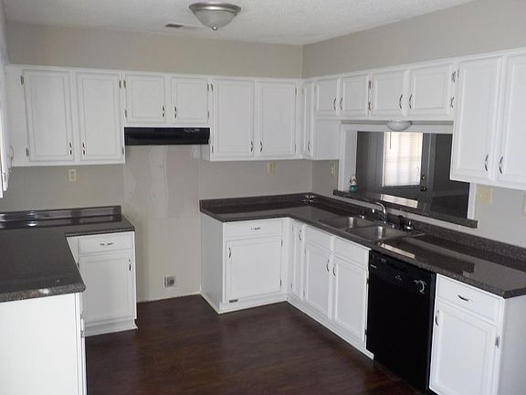 4th image of 3799 Innsbrook Dr