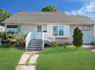 59 31st St, Copiague, NY 11726