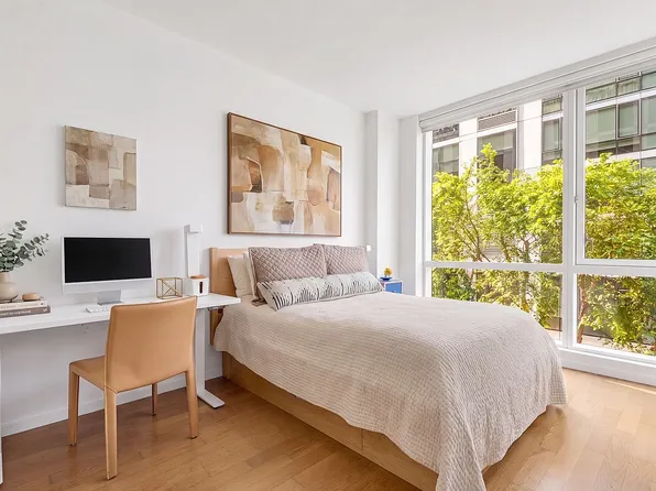 200 Chambers St APT 3T, New York, NY 10007