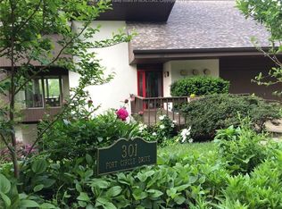 301 Fort Circle Dr, Charleston, WV 25314