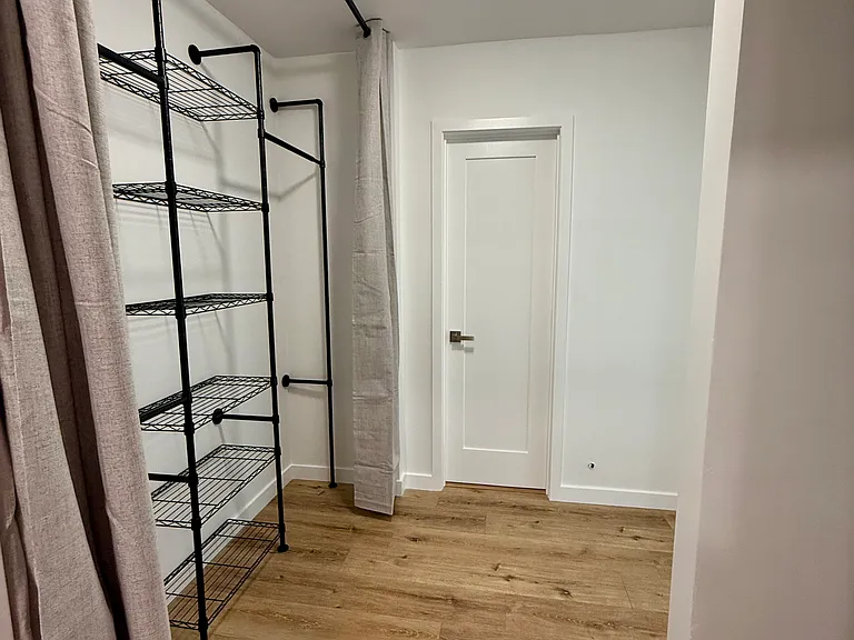 1662 W 2nd St #10 — Photo 10