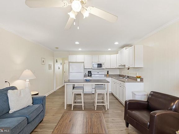 3rd image of 409 Saint Louis Ave Unit 60