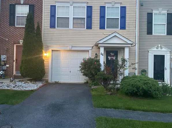 46 Desert Rose Way, Martinsburg, WV 25404