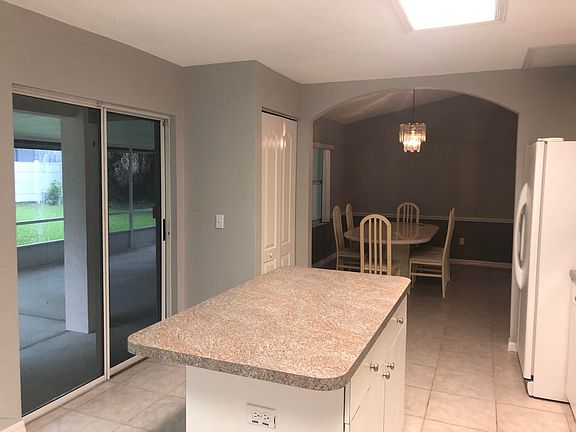 4th image of 17 Woodward Ln