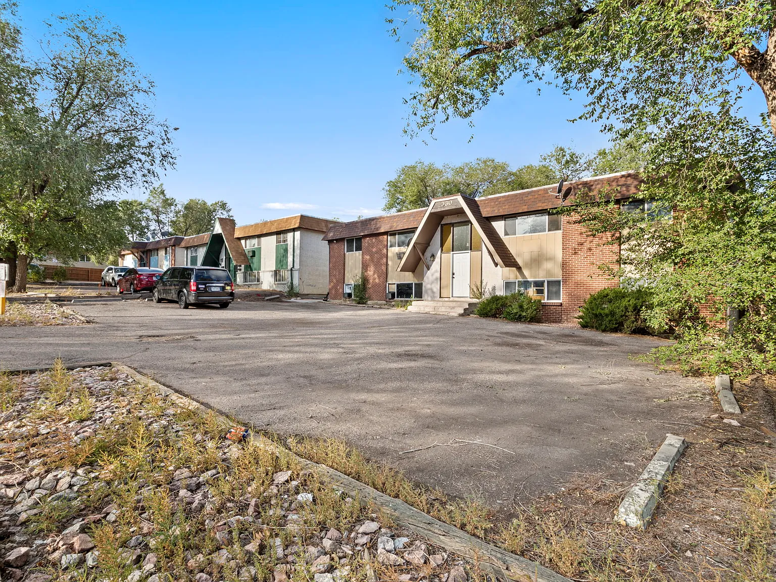2 bed, $1,200 — Photo 2