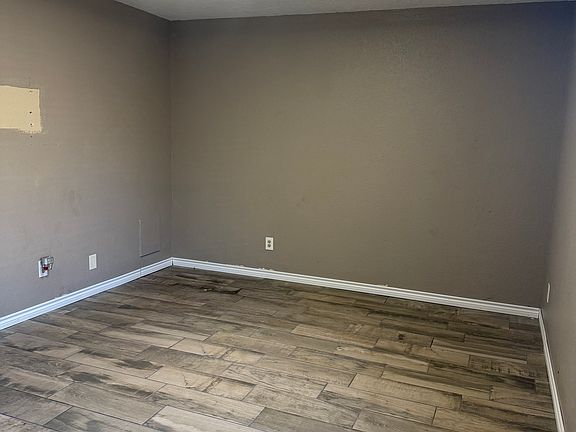 5th image of 701 Porras Dr