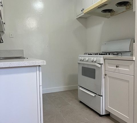 5th image of 858 W El Repetto Dr #B