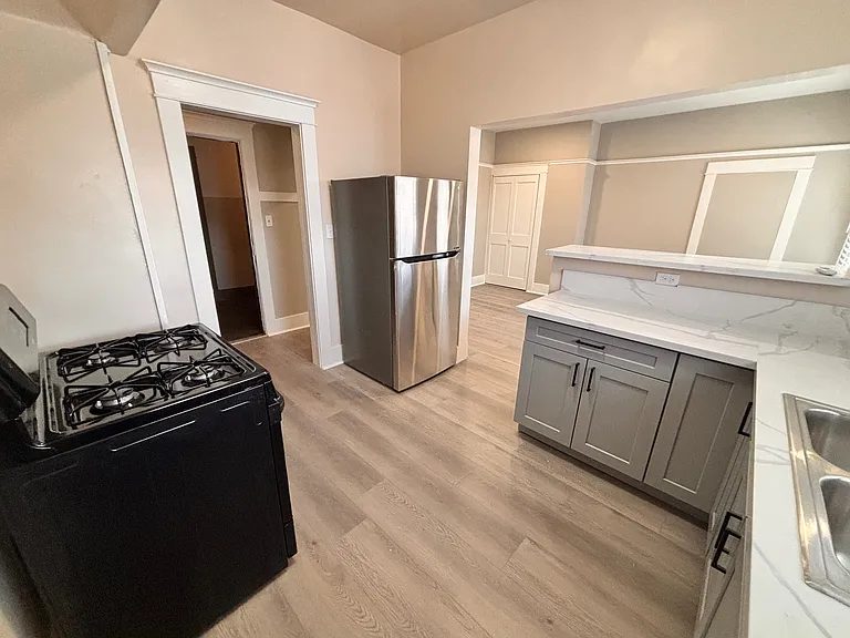 3401 N Mission Rd #12 — Photo 8