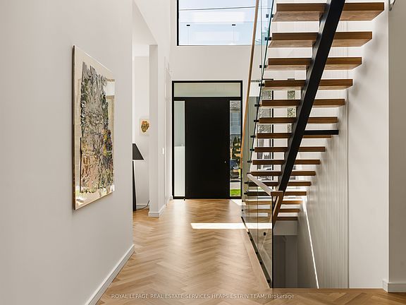 5th image of 7 Lumley Ave