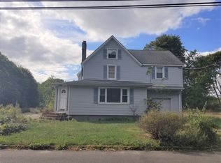 37 Eatondale Ave, Blue Point, NY 11715