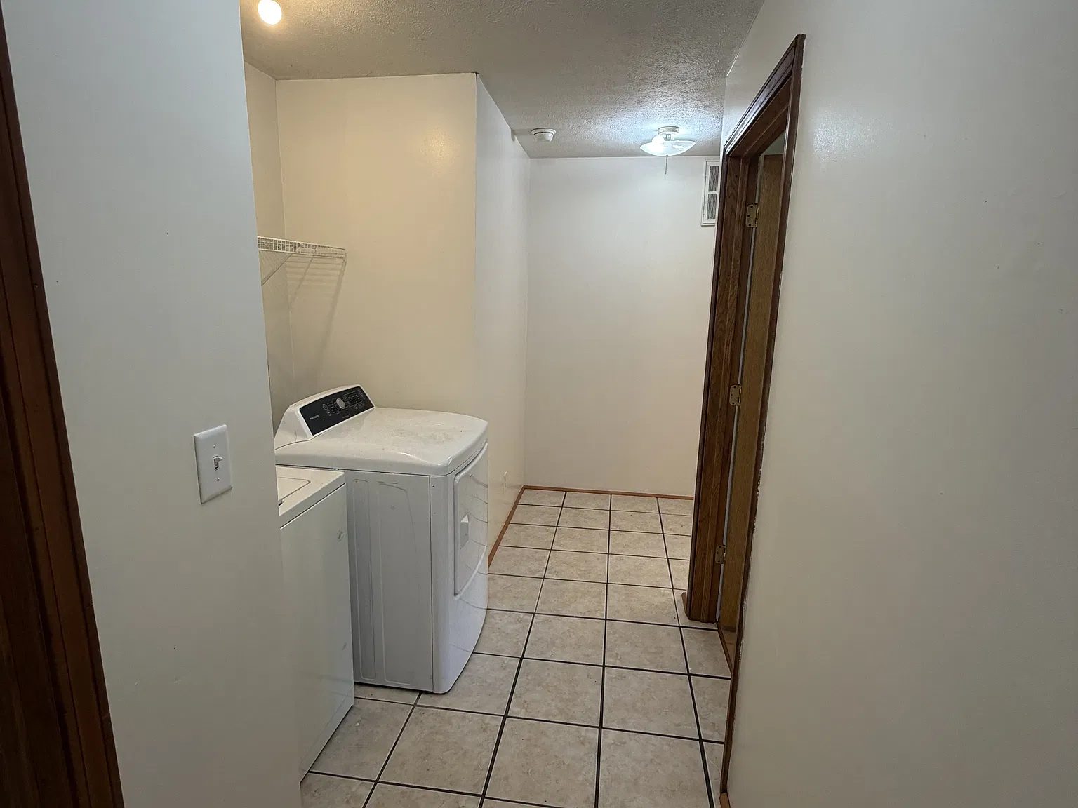 4479 East Shore Drive - 6B — Photo 4