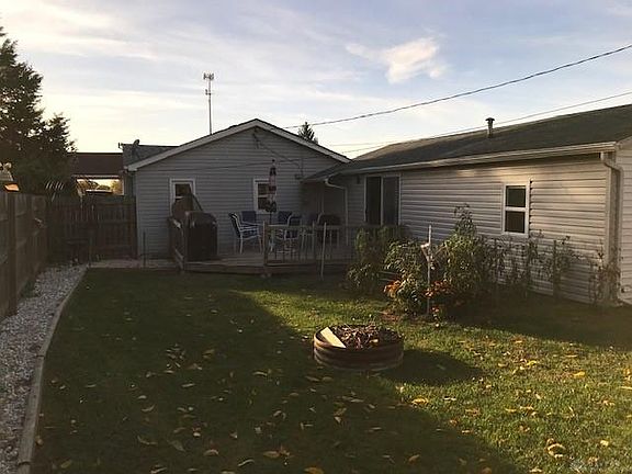 3rd image of 1620 Montgomery Ave