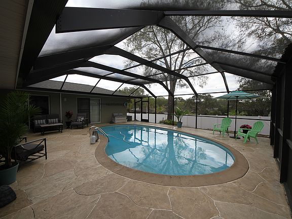 2nd image of 1394 Red Oak Dr