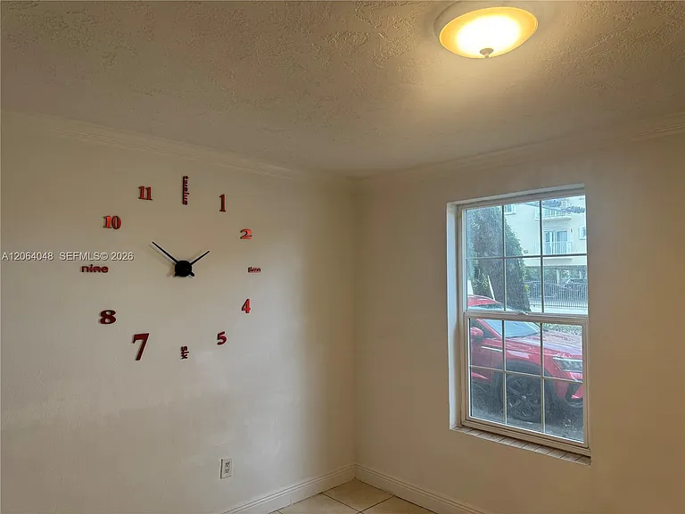 11 SW 32nd Ave #1 — Photo 4