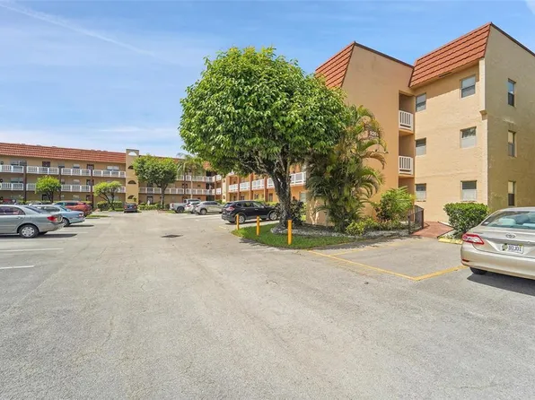 9261 Sunrise Lakes Boulevard, Sunrise, FL 33322