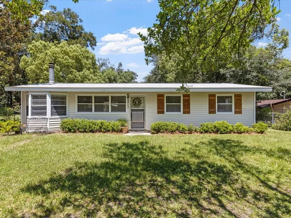 3712 Shoreline Dr, Tallahassee, FL 32305