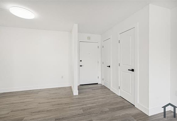 2nd image of 3704 Broadway APT 206