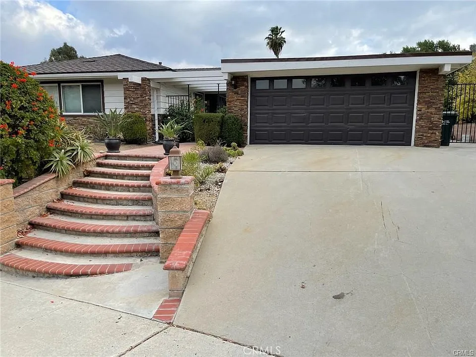 1566 Calle Artigas