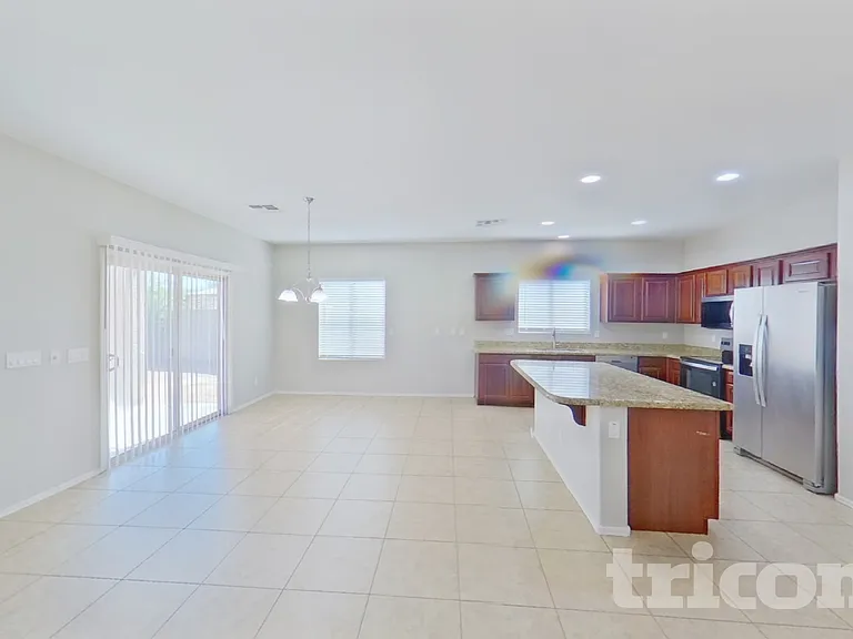 7050 W Sophie Ln — Photo 4